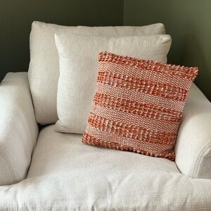 Mina Victory Handwoven Burnt Orange and White 18x18 Square Throw Pillow